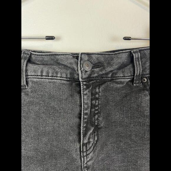 Womens Time & Tru Black Relaxed Fit Mid Rise Shorts 4” Sz 10 - Picture 4 of 6